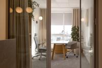 Aranżacja biura kancelarii prawnej Casus Iuris Balma_biurko Simplic_w gabinecie.jpg