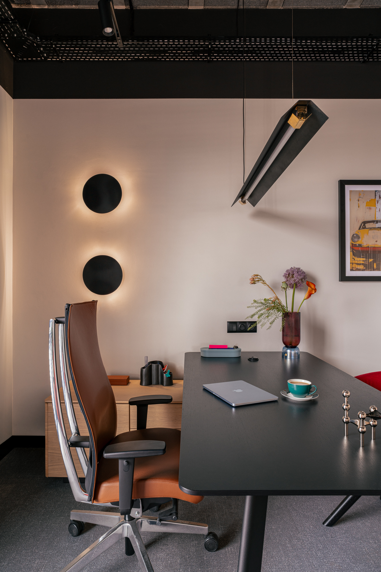 mich-trans-lisi- ogon-zurawicki-design-kroniki-studio-biurko-simplic-gabinety-Balma-2.jpg