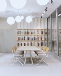 biblioteka-ostrów- wielkopolski-openspace-anna soporowska-stół-H2-Balma.jpg