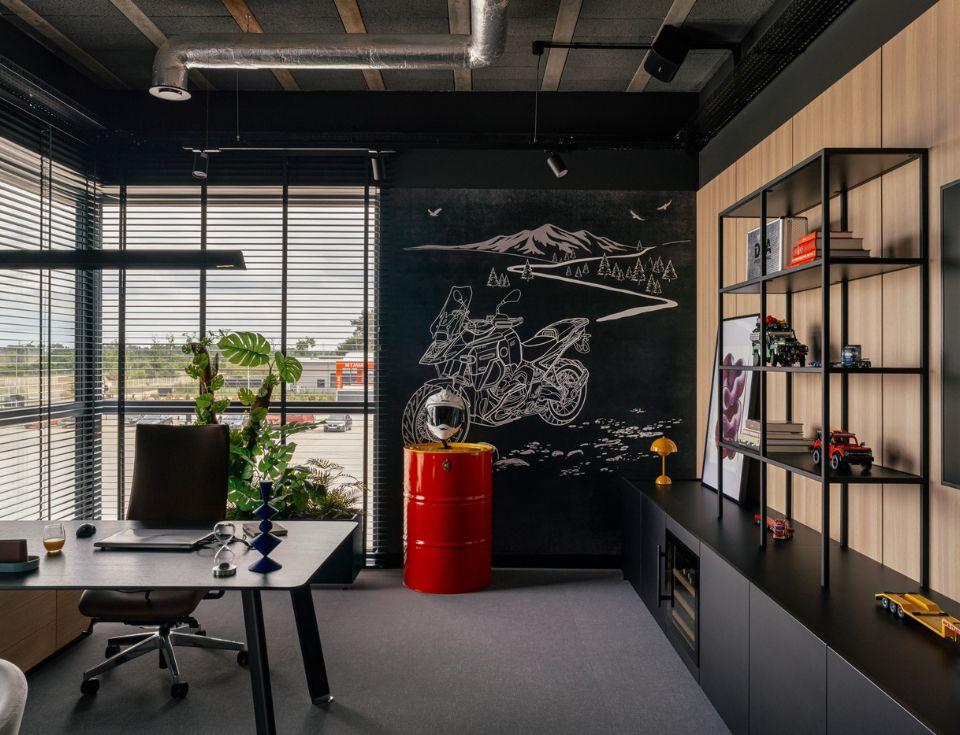 Comprehensive fit-out of office space for TSL company Mich Trans