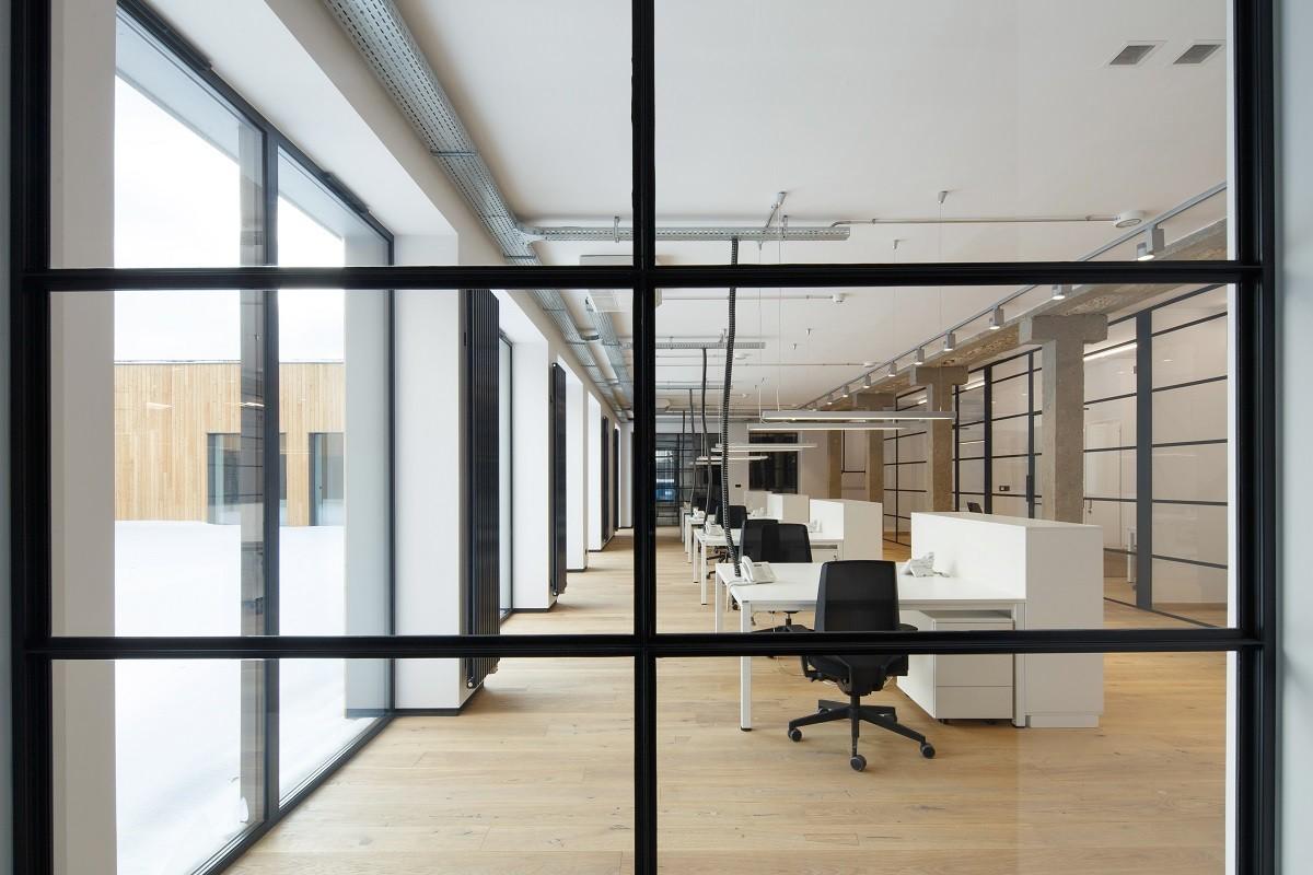 Simplic system of tables and desks