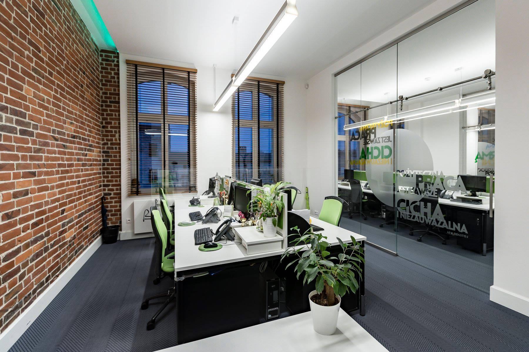 Simplic system stołów i biurek