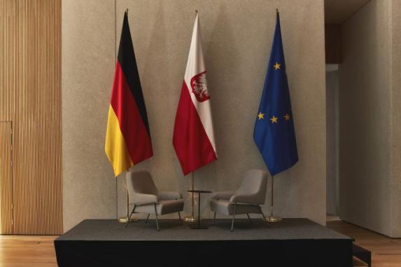 Moderner Sitz der Botschaft der Republik Polen in Berlin